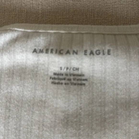 ☀️ AE Ruffle Top ☀️ - Picture 2 of 2